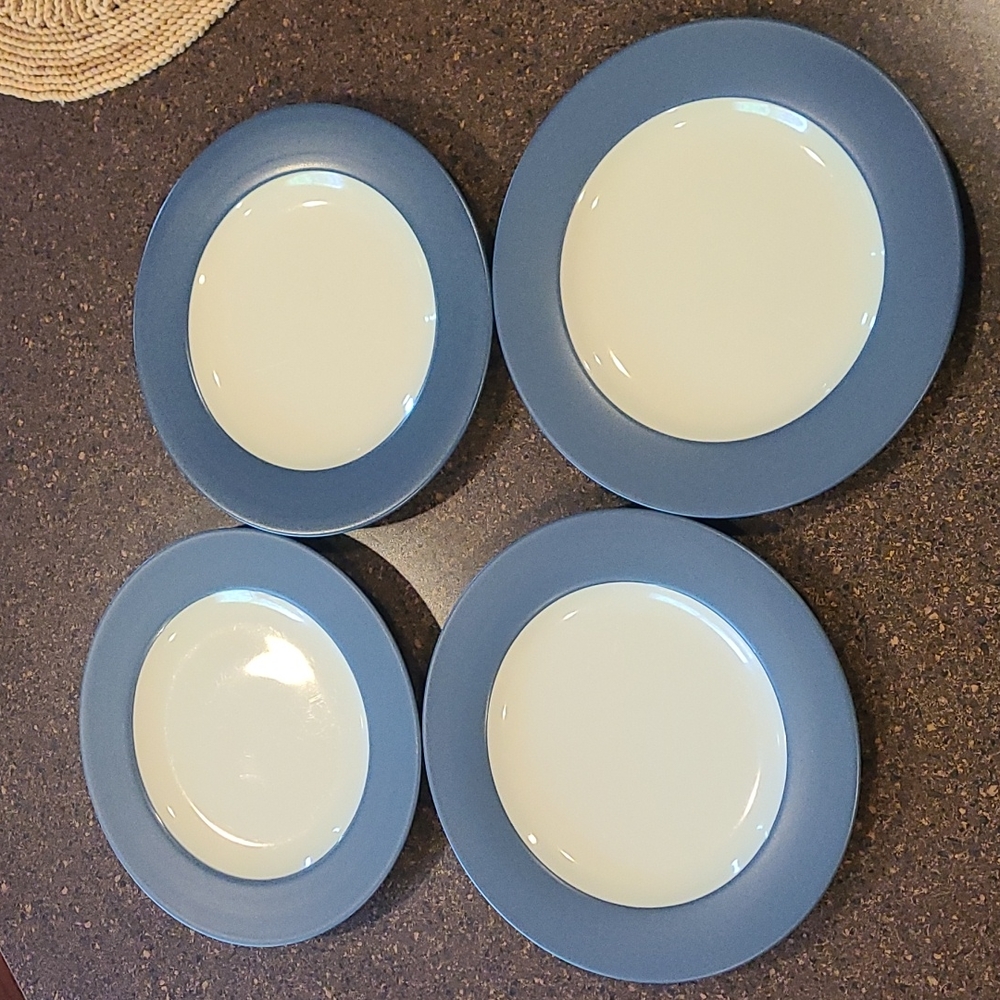 Noritake Colorwave Blue salad plate set